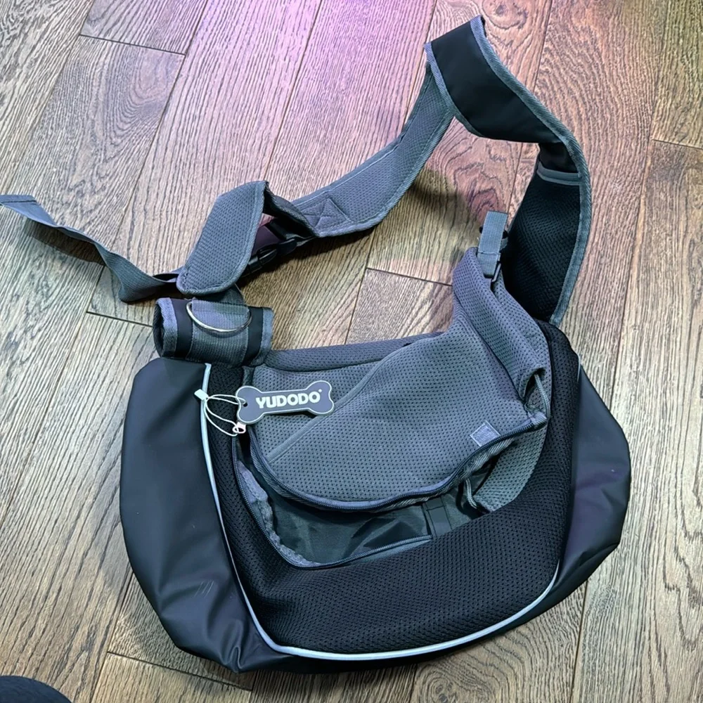 NWT yudodo small up to 10 lb dog sling carrier